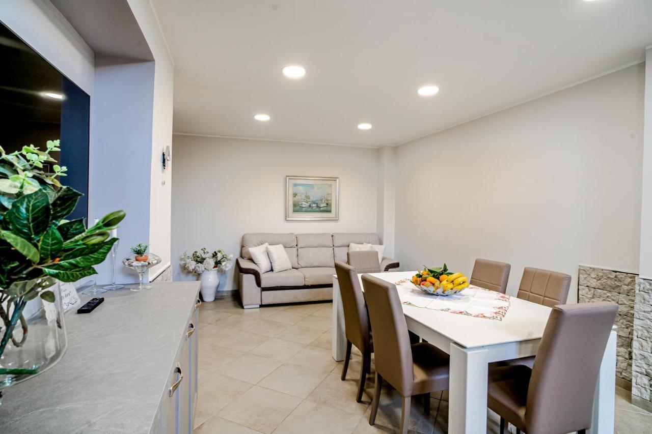 Vila Casa Zu' Saru Giarre Exteriér fotografie